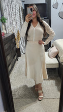 Load image into Gallery viewer, Knit pleated set/ top and skirt